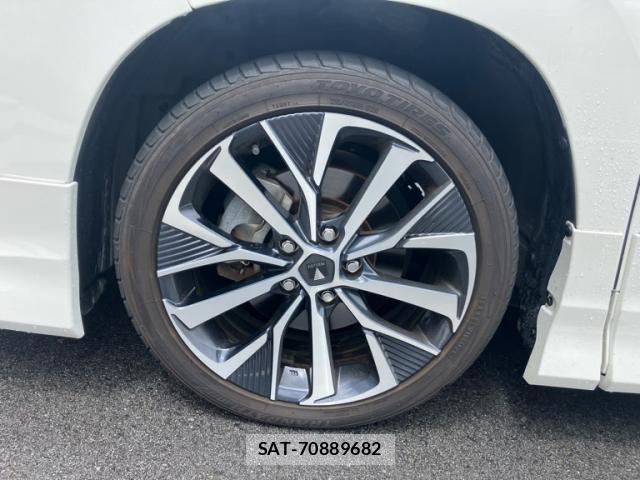 Toyota VOXY 2025-03 8550109-9