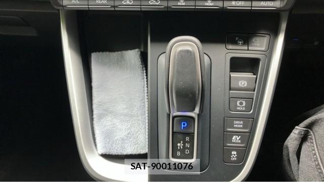 Toyota VOXY 2025-11 8550232-14