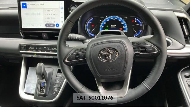 Toyota VOXY 2025-11 8550232-16