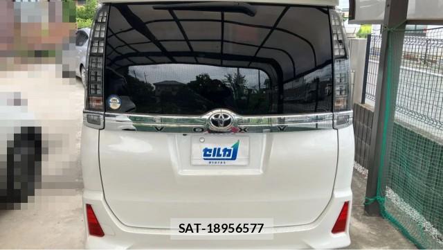 Toyota VOXY 2016-12 8550247-1