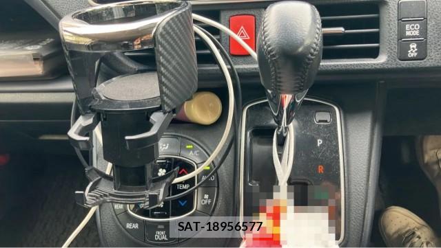 Toyota VOXY 2016-12 8550247-14