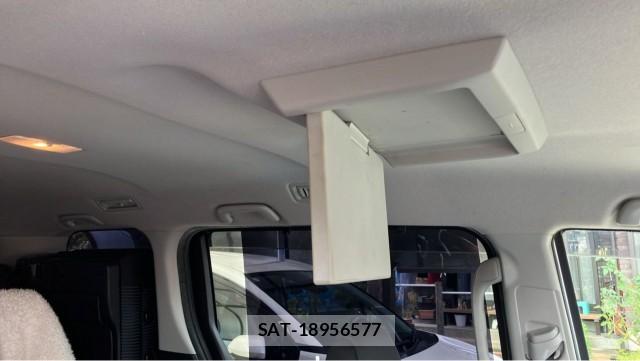 Toyota VOXY 2016-12 8550247-15