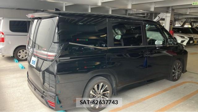 Toyota VOXY 2024-08 8550346-12