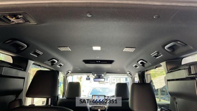 Toyota VOXY 2022-03 8550372-15