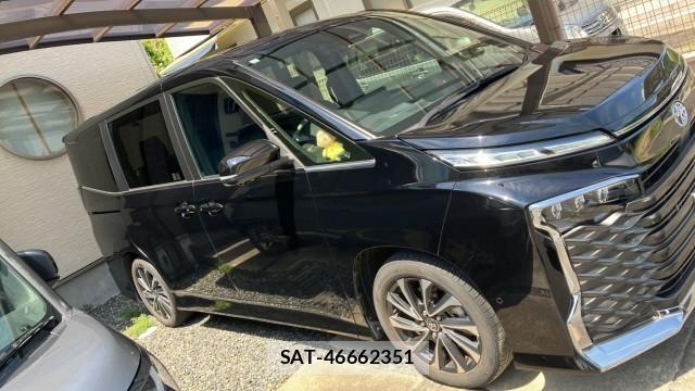 Toyota VOXY 2022-03 8550372-3