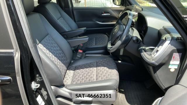 Toyota VOXY 2022-03 8550372-5