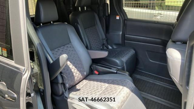 Toyota VOXY 2022-03 8550372-6