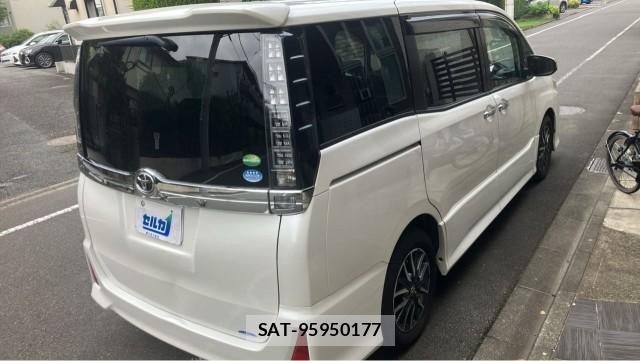 Toyota VOXY 2015-12 8550406-12