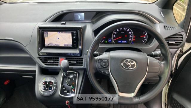 Toyota VOXY 2015-12 8550406-16