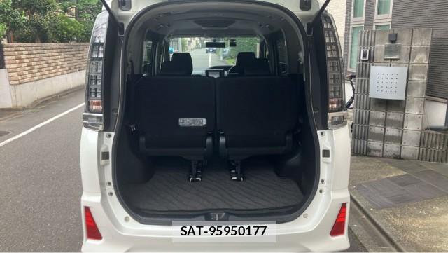 Toyota VOXY 2015-12 8550406-17