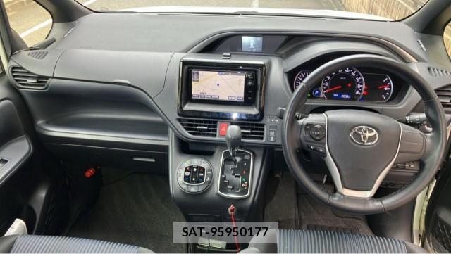 Toyota VOXY 2015-12 8550406-2