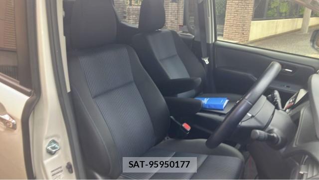 Toyota VOXY 2015-12 8550406-5