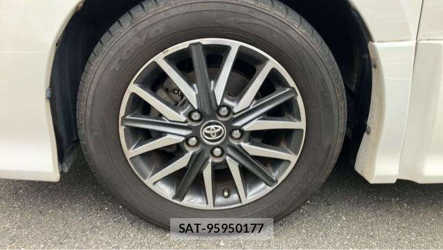 Toyota VOXY 2015-12 8550406-8