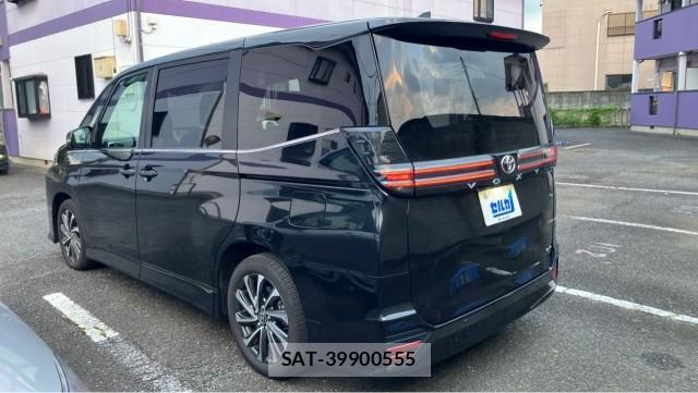 Toyota VOXY 2026-06 8550411-13