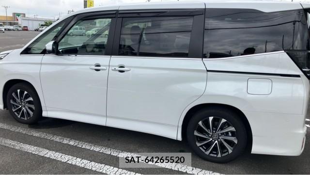 Toyota VOXY 2026-02 8550412-10