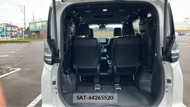 Toyota VOXY 2026-02 8550412-17
