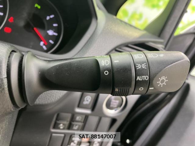 Toyota VOXY 2020-01 8550610-15