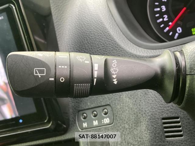 Toyota VOXY 2020-01 8550610-16