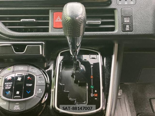 Toyota VOXY 2020-01 8550610-17
