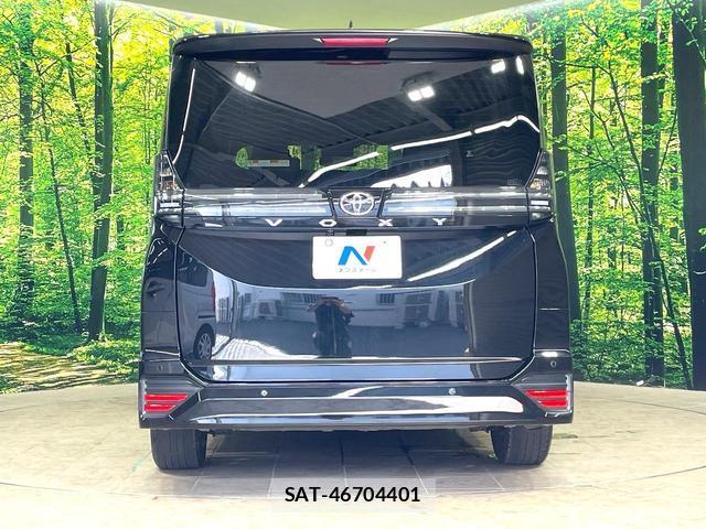 Toyota VOXY 2024-02 8550687-15