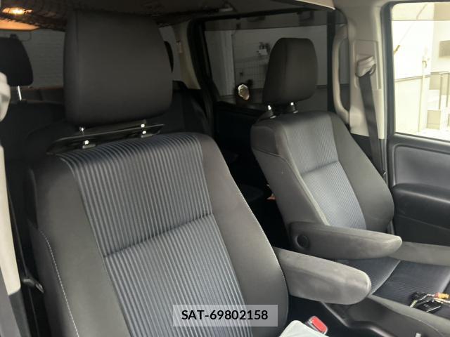 Toyota VOXY 2015-08 8550722-2