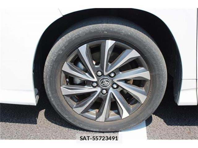 Toyota VOXY 2023-06 8550761-13
