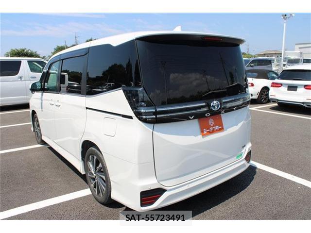 Toyota VOXY 2023-06 8550761-6