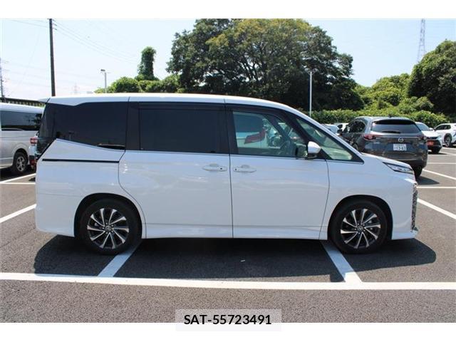 Toyota VOXY 2023-06 8550761-9