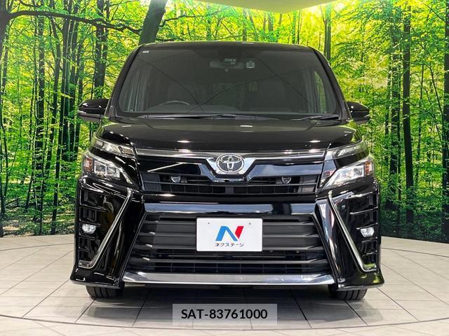 Toyota VOXY 2017-08 8550815-13