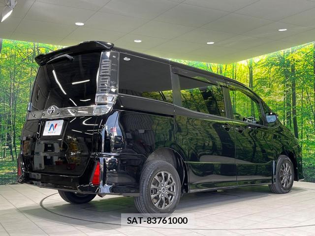 Toyota VOXY 2017-08 8550815-16