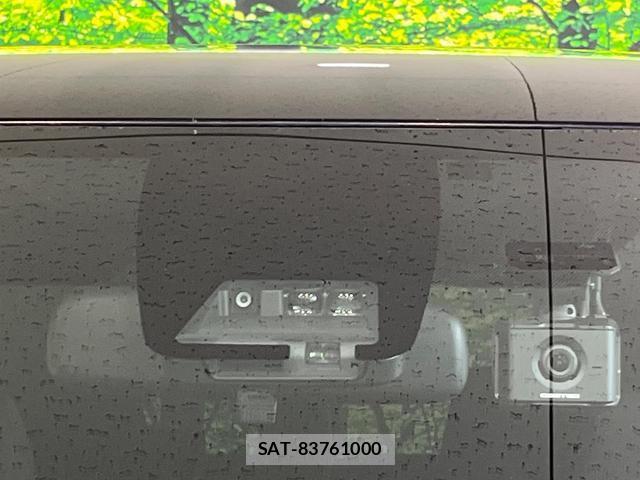 Toyota VOXY 2017-08 8550815-2