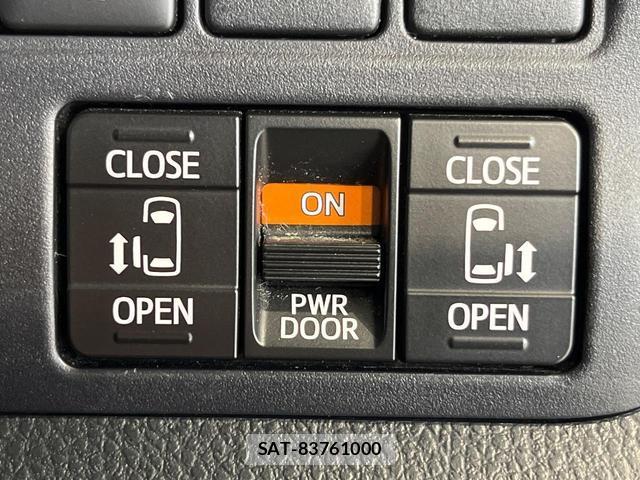 Toyota VOXY 2017-08 8550815-3