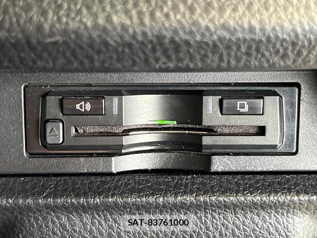 Toyota VOXY 2017-08 8550815-6
