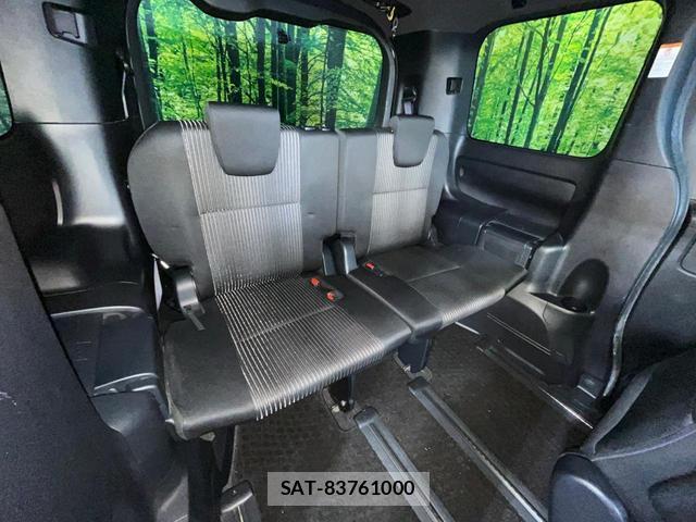 Toyota VOXY 2017-08 8550815-9