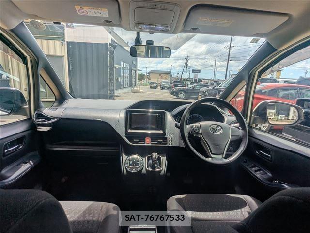 Toyota VOXY 2015-12 8550837-1