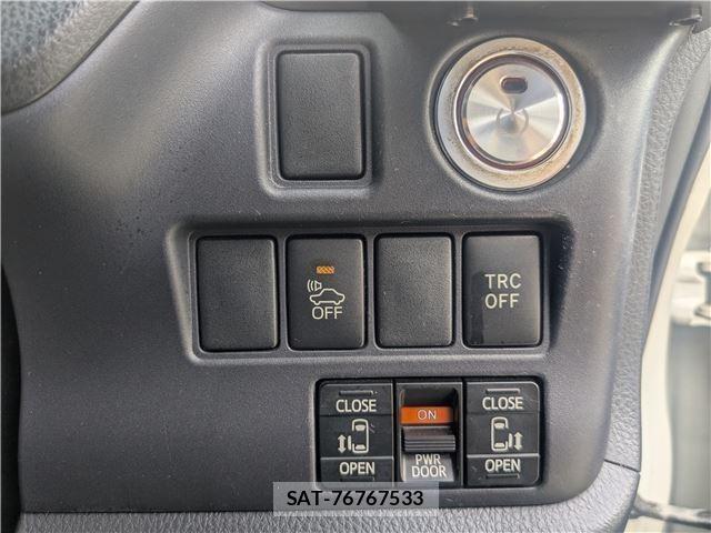Toyota VOXY 2015-12 8550837-14