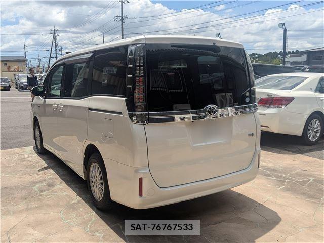 Toyota VOXY 2015-12 8550837-3