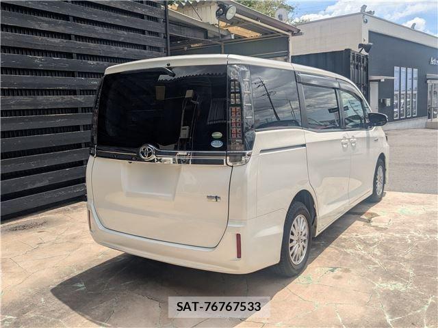 Toyota VOXY 2015-12 8550837-5