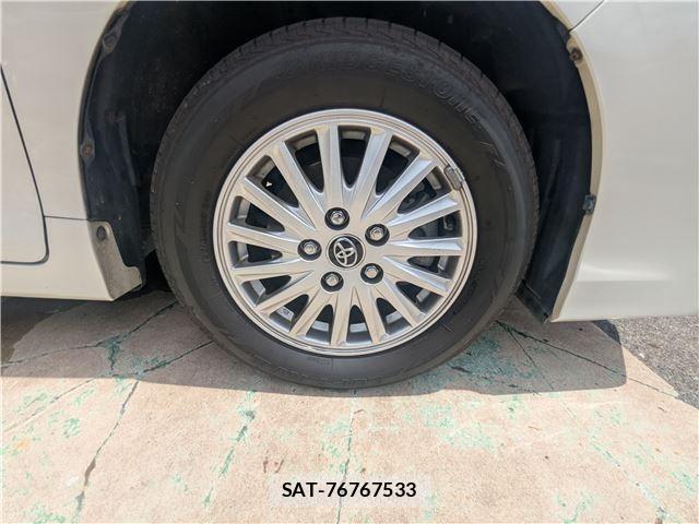 Toyota VOXY 2015-12 8550837-7