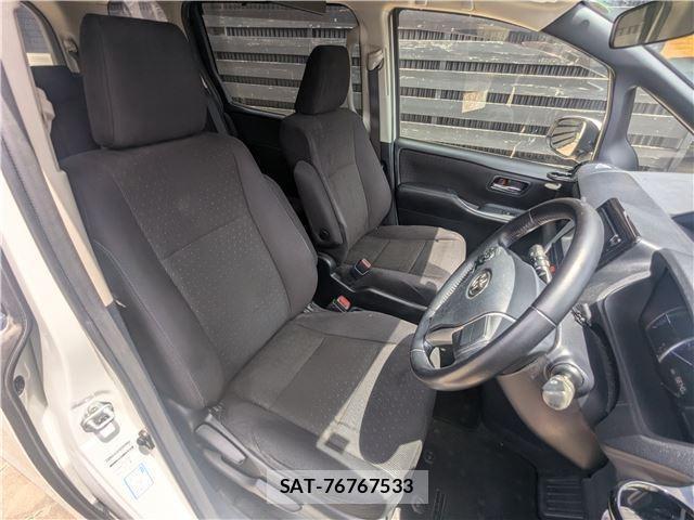 Toyota VOXY 2015-12 8550837-8