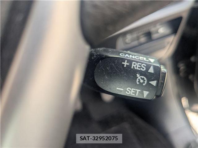 Toyota VOXY 2015-07 8550838-14