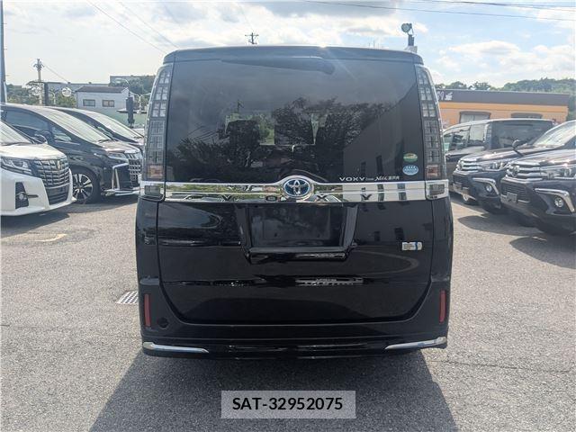 Toyota VOXY 2015-07 8550838-4