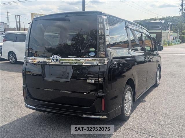 Toyota VOXY 2015-07 8550838-5