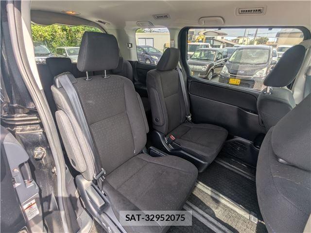 Toyota VOXY 2015-07 8550838-9