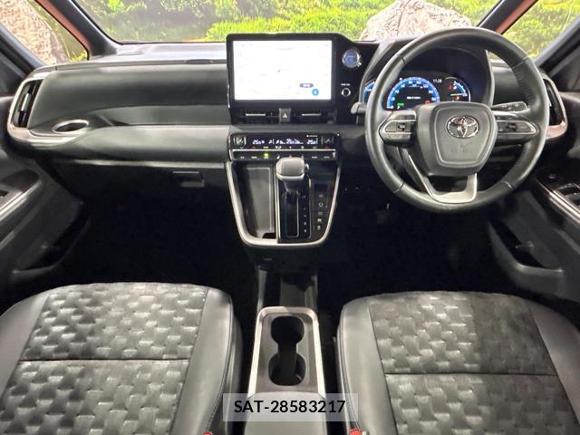 Toyota VOXY 2023-06 8550970-1