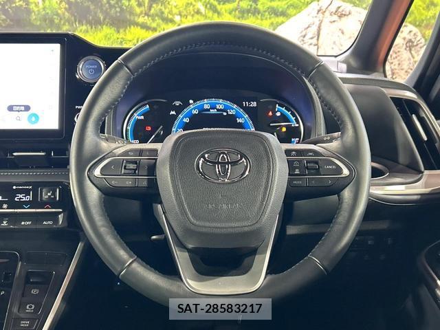 Toyota VOXY 2023-06 8550970-11