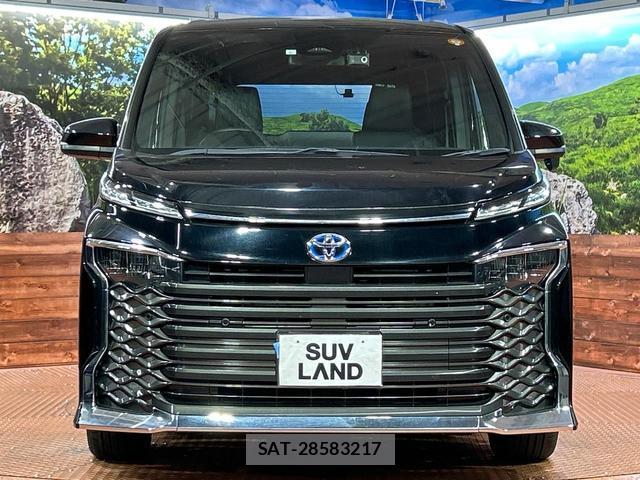 Toyota VOXY 2023-06 8550970-14