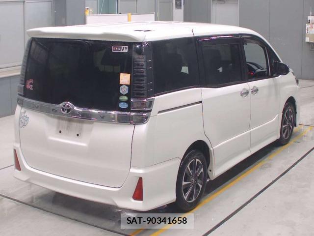 Toyota VOXY 2018-09 8551002-2
