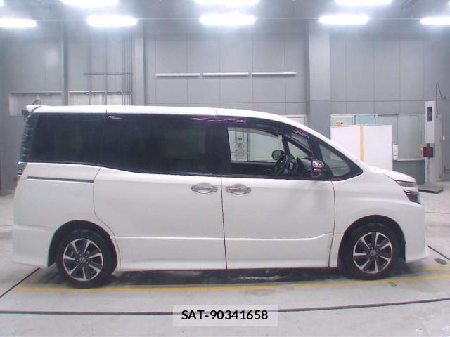 Toyota VOXY 2018-09 8551002-9