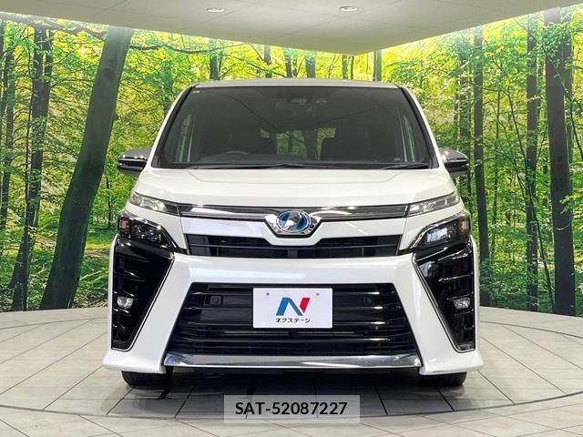Toyota VOXY 2019-06 8551075-14